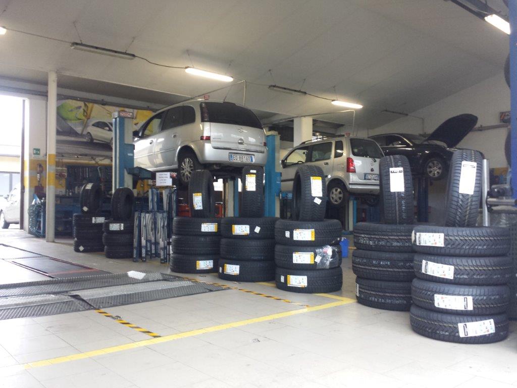 Carrozzeria Autostrade Nord cambio gomme